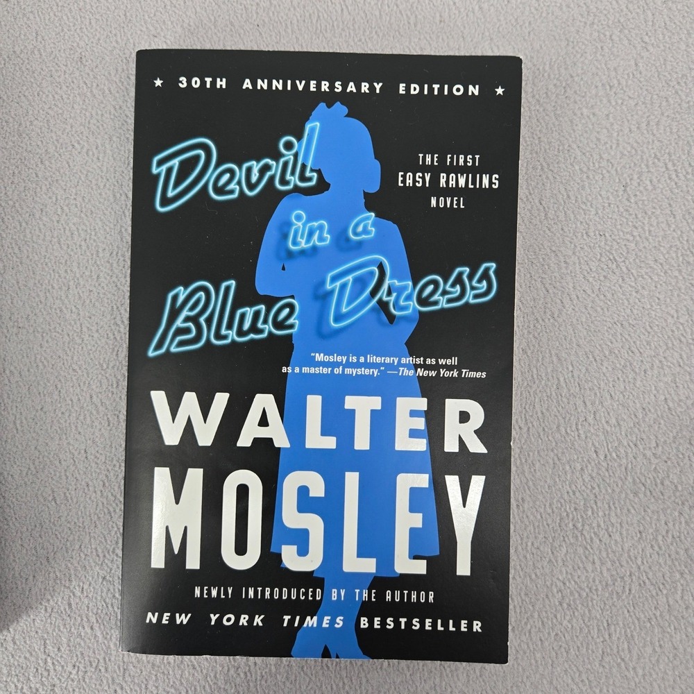 Walter‎ Mosley Devil in a Blue Dress Paperback Book Mystery Noir Easy Rawlins